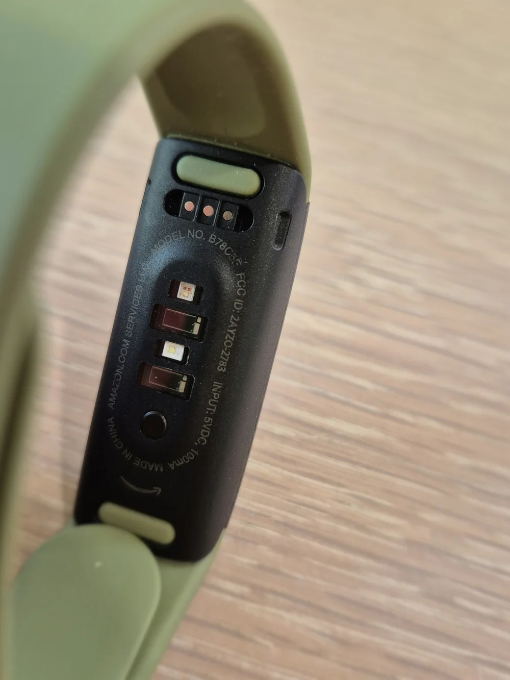 Smart Fitness Tracker Band in Olive Green with Touchscreen and Charger